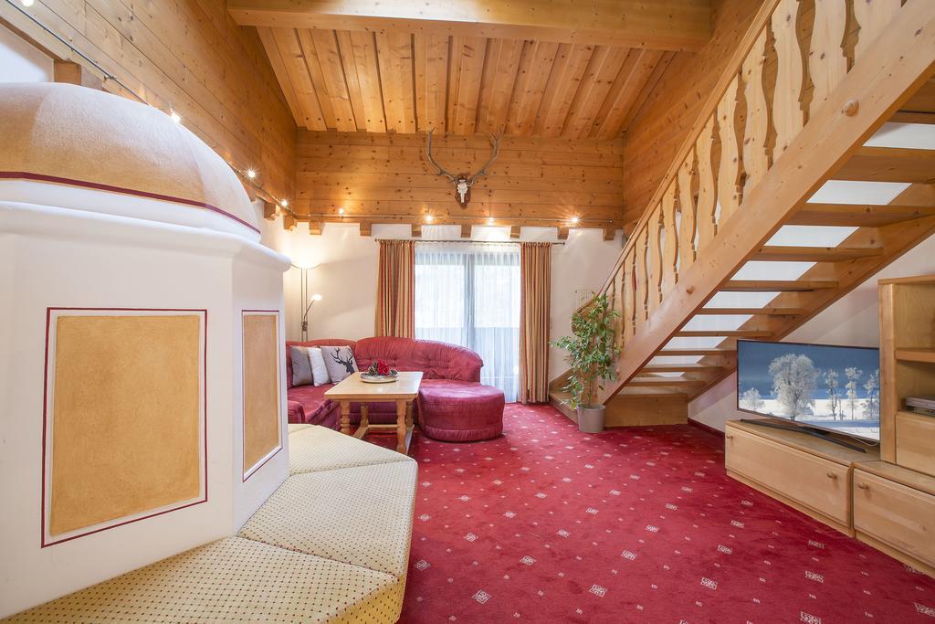 Landhaus Zirmhof Saalbach-Hinterglemm Pokoj fotografie